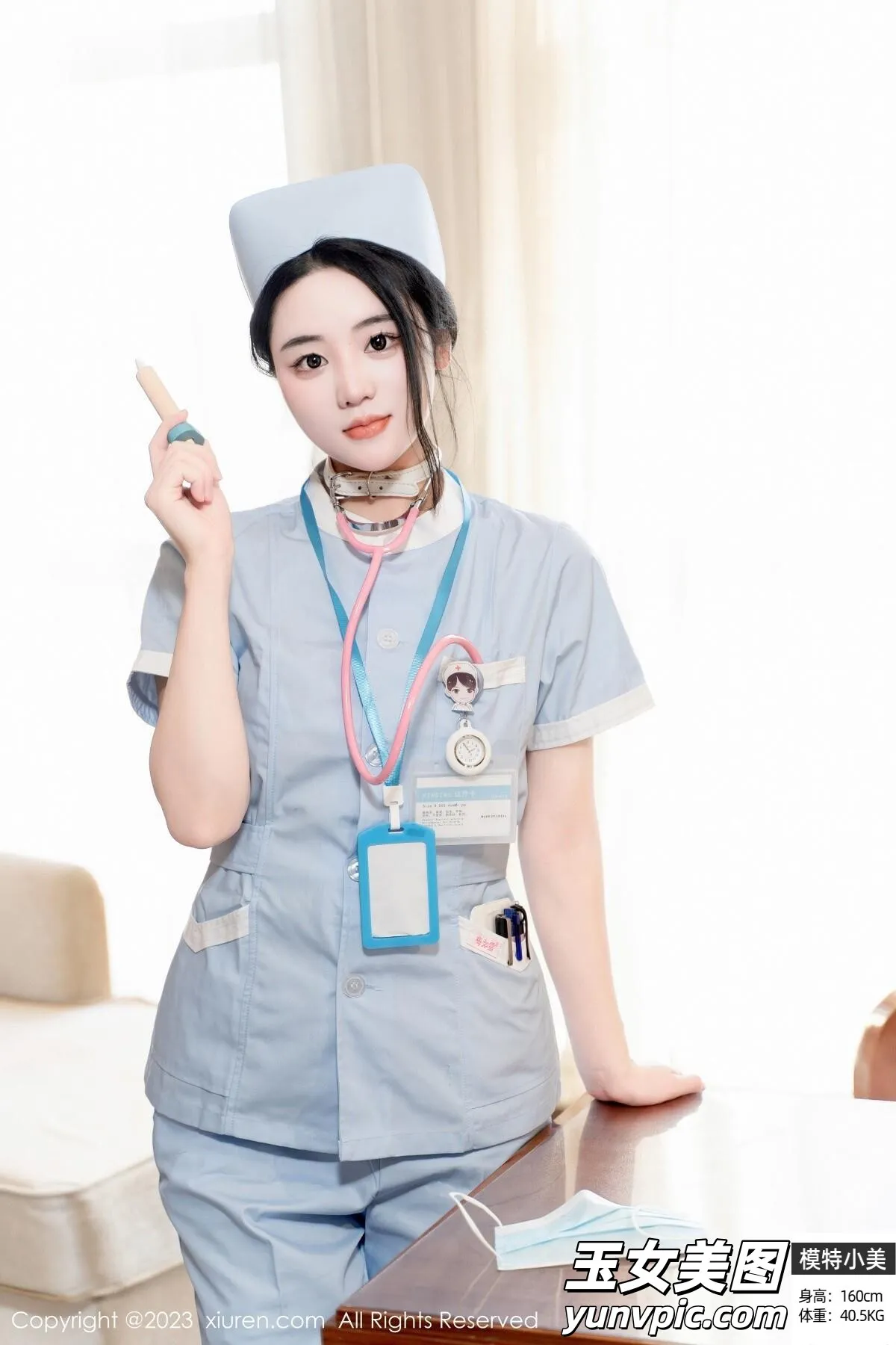 【XiuRen秀人網】2023.06.07 Vol.6868 汐汐愛吃草莓 完整